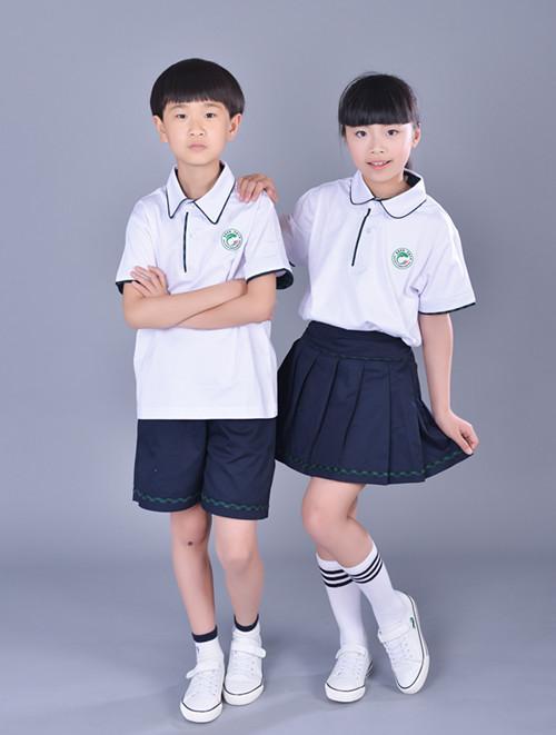 校服1.jpg
